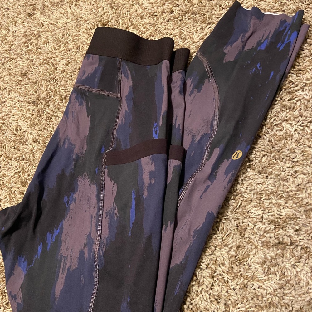 Lululemon Take The Moment Tight 25"